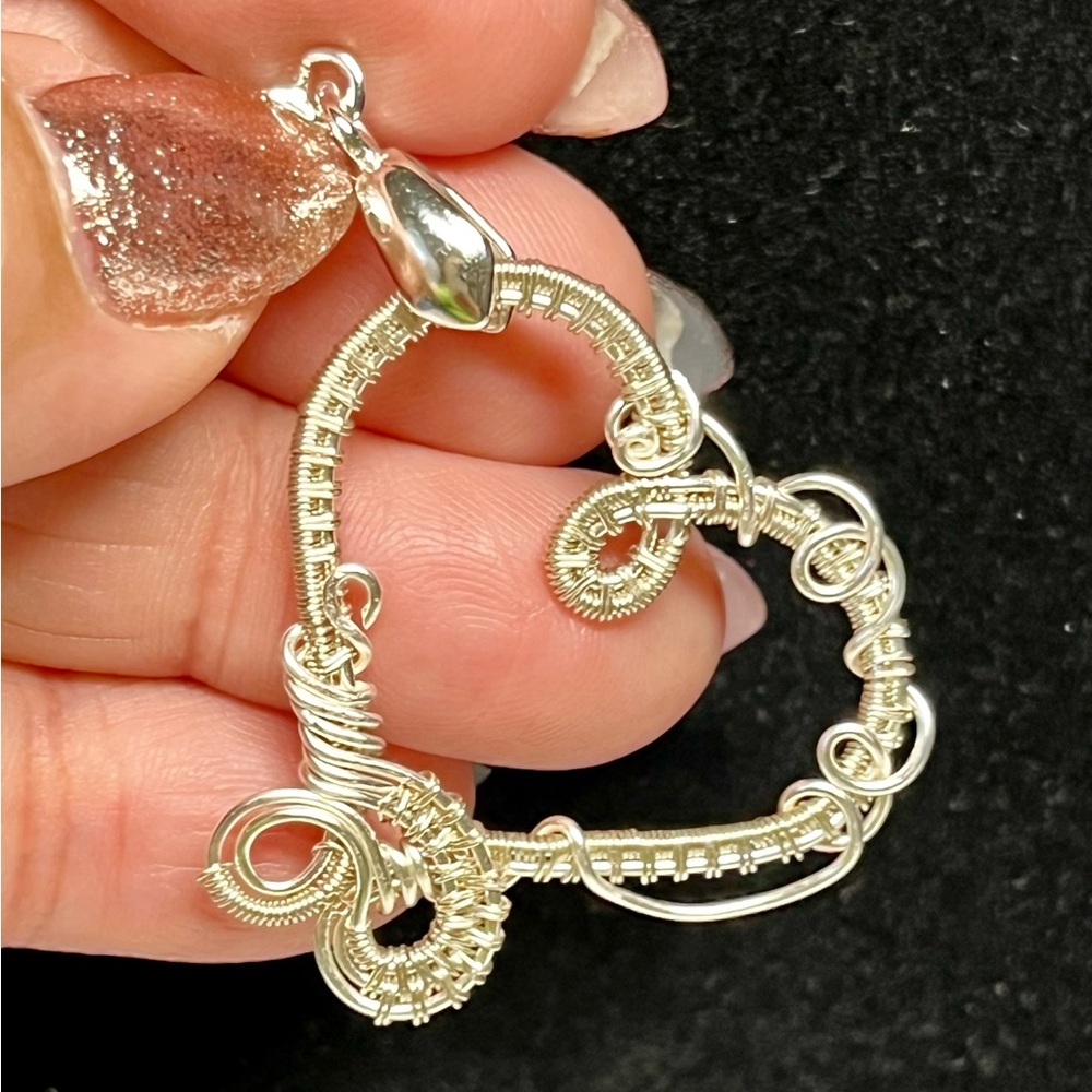 💙💜❤️🥹Wire wrapped heart/floating heart with chain